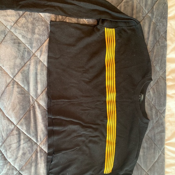 Black long sleeve waffle crop top - Picture 1 of 3